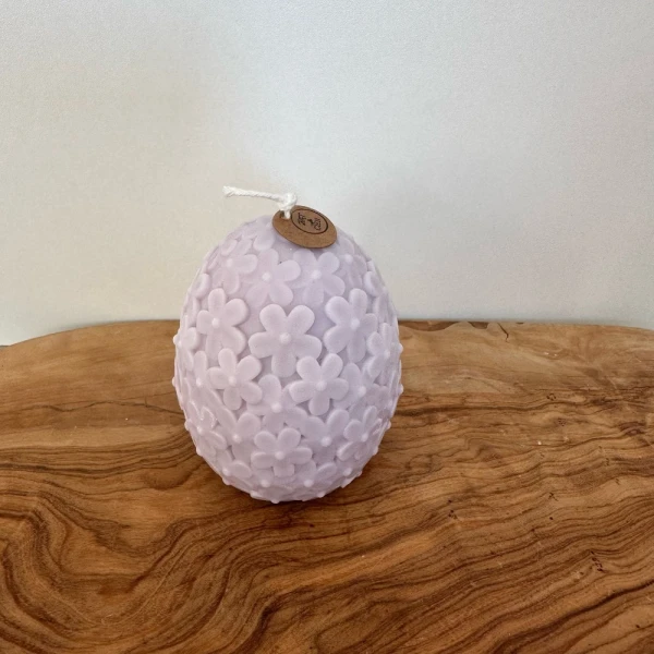 Kaars ei met bloemetjes